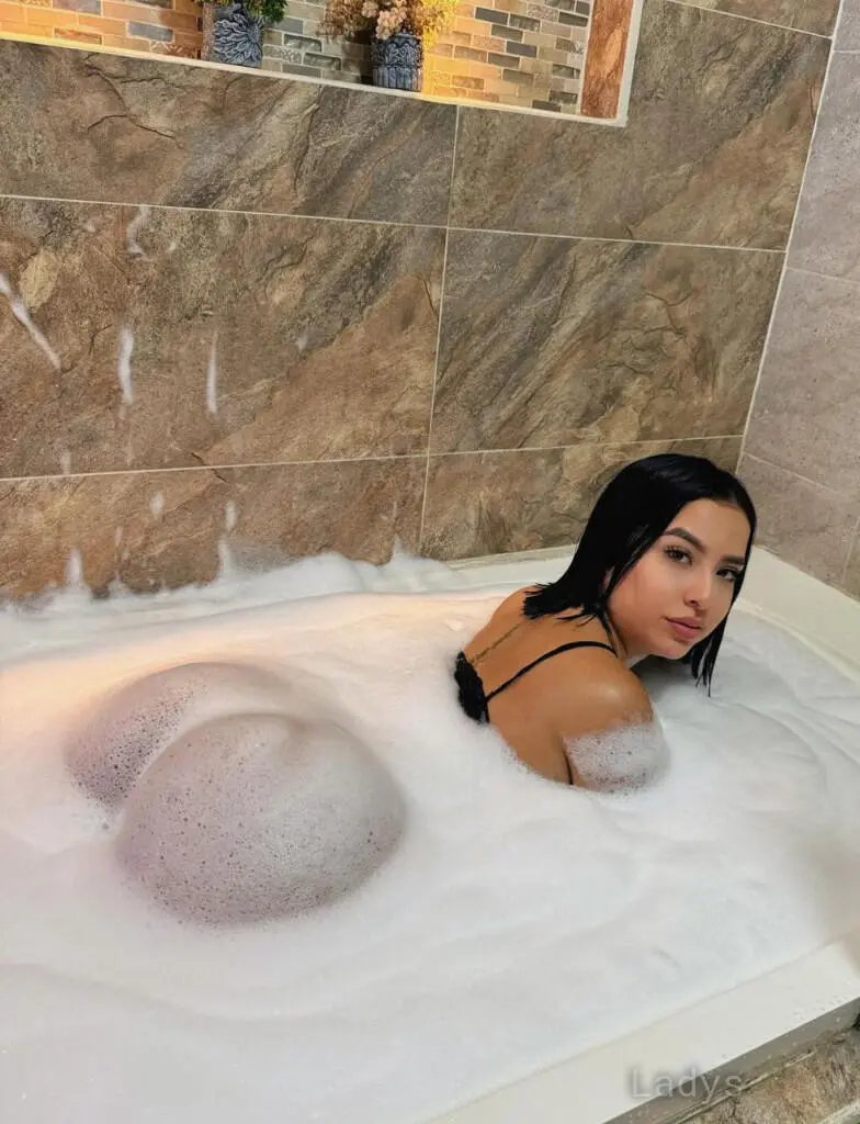Esther (26) – Call Girl & Independent Escort Service in Qormi - Gallery Photo 8