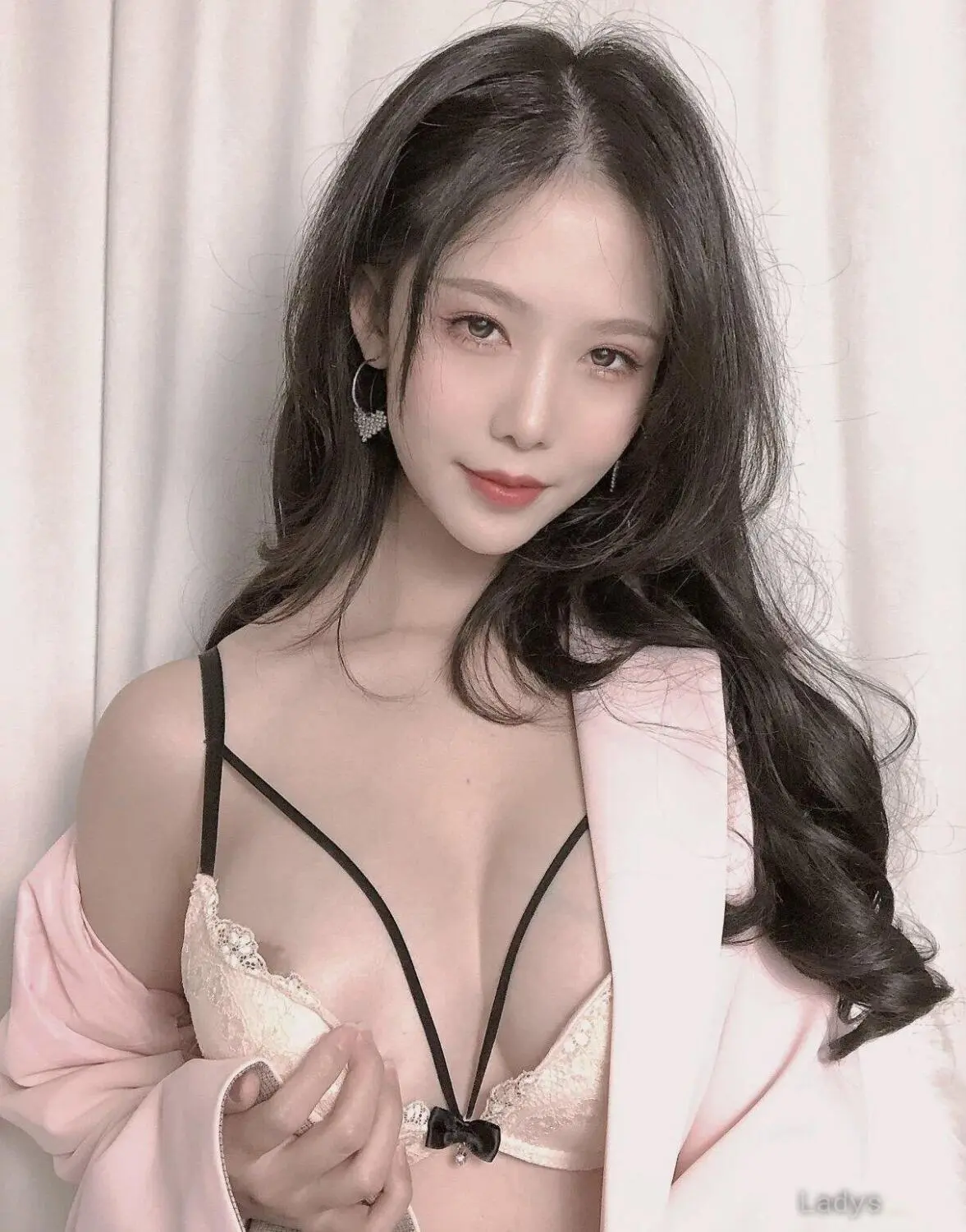 Lulu (25) – Call Girl & Independent Escort Service in Quanzhou - Gallery Photo 3