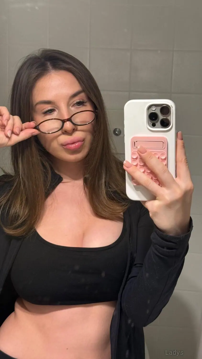 Natha Bernier (27) – Call Girl & Independent Escort Service in Québec - Gallery Photo 3