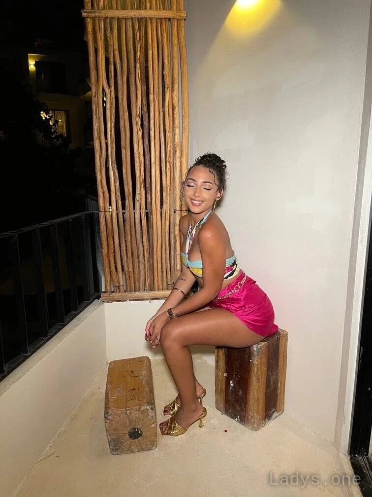 Priscilla (19) – Call Girl & Independent Escort Service in Queens - Gallery Photo 3