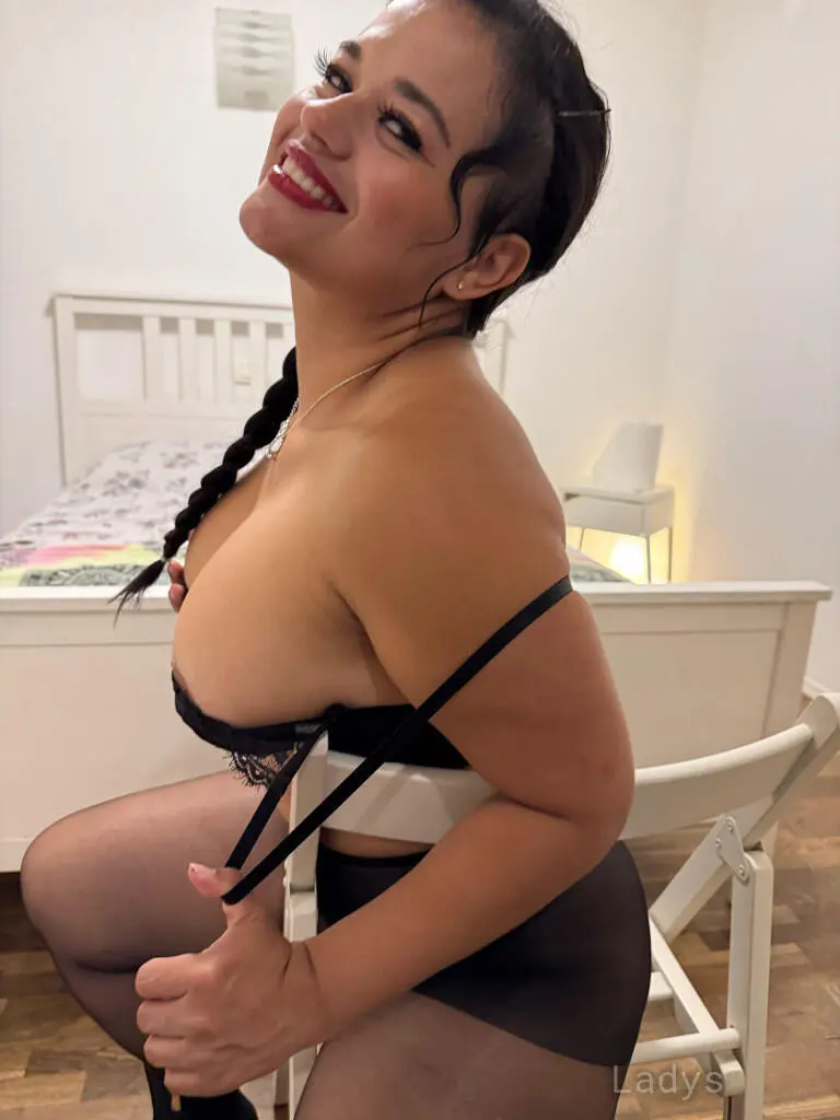 Ambar (30) – Call Girl & Independent Escort Service in Rabat - Gallery Photo 5
