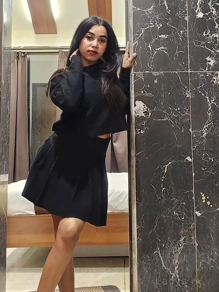 Anushka (22) – Call Girl & Independent Escort Service in Rāipur - Gallery Photo 3