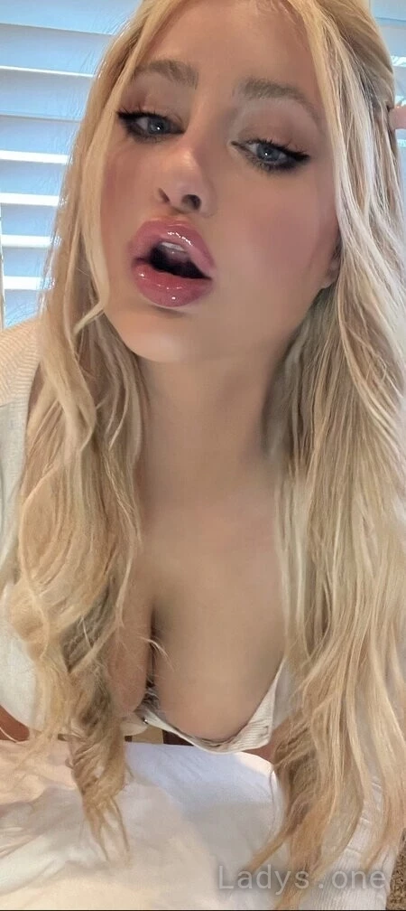 Rey (24) – Call Girl & Independent Escort Service in Redding - Gallery Photo 4