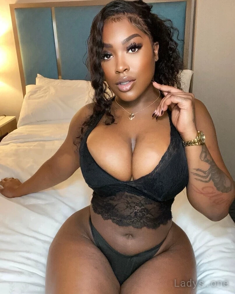 Busty Boo (24) – Call Girl & Independent Escort Service in Redding - Gallery Photo 2