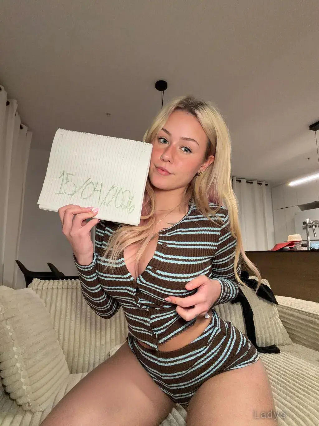 Sally (21) – Call Girl & Independent Escort Service in Regina - Gallery Photo 4