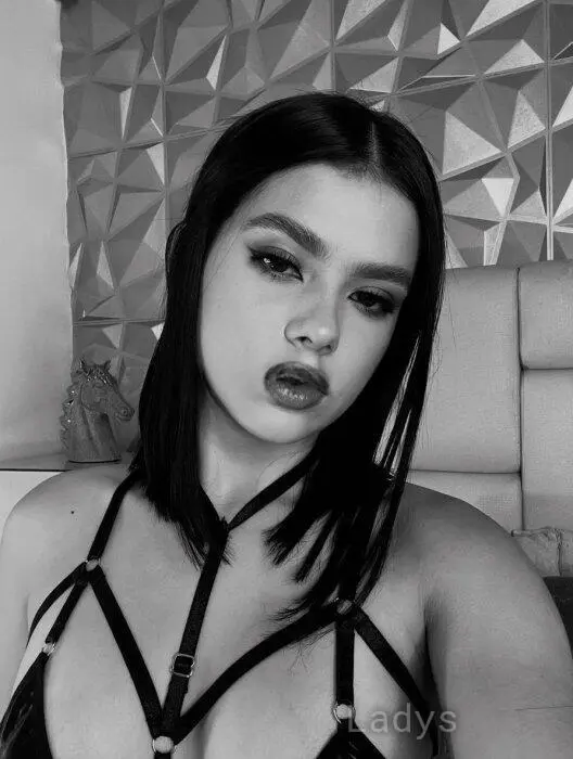 Sophie (20) – Call Girl & Independent Escort Service in Rethymno - Gallery Photo 3