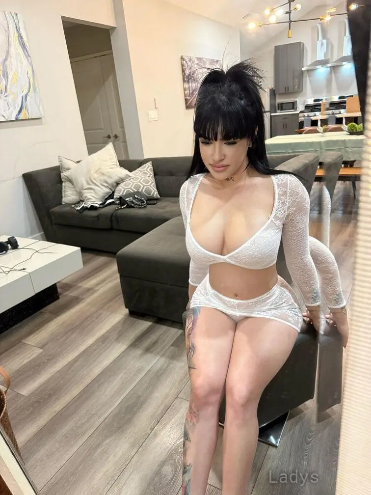 Mia (27) – Call Girl & Independent Escort Service in Richmond - Gallery Photo 4
