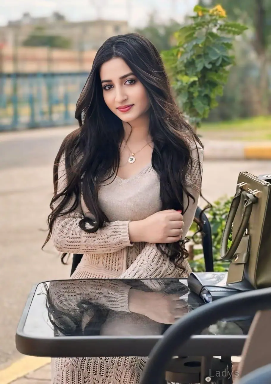 Roma (22) – Call Girl & Independent Escort Service in Rishīkesh - Gallery Photo 2