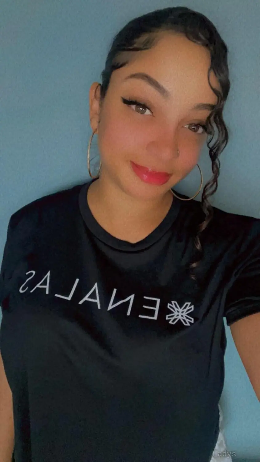 Cassie (28) – Call Girl & Independent Escort Service in Rochester - Gallery Photo 3