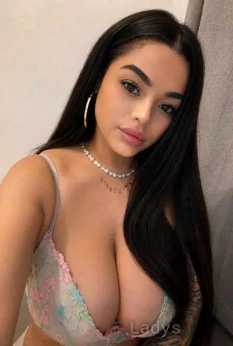 Klaraa (28) – Call Girl & Independent Escort Service in Rotterdam - Gallery Photo 5
