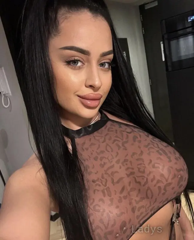 Elissa (23) – Call Girl & Independent Escort Service in Rouen - Gallery Photo 4