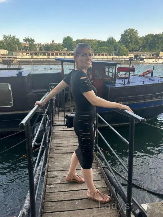 Julia Gomez (32) – Call Girl & Independent Escort Service in Rouen - Gallery Photo 3