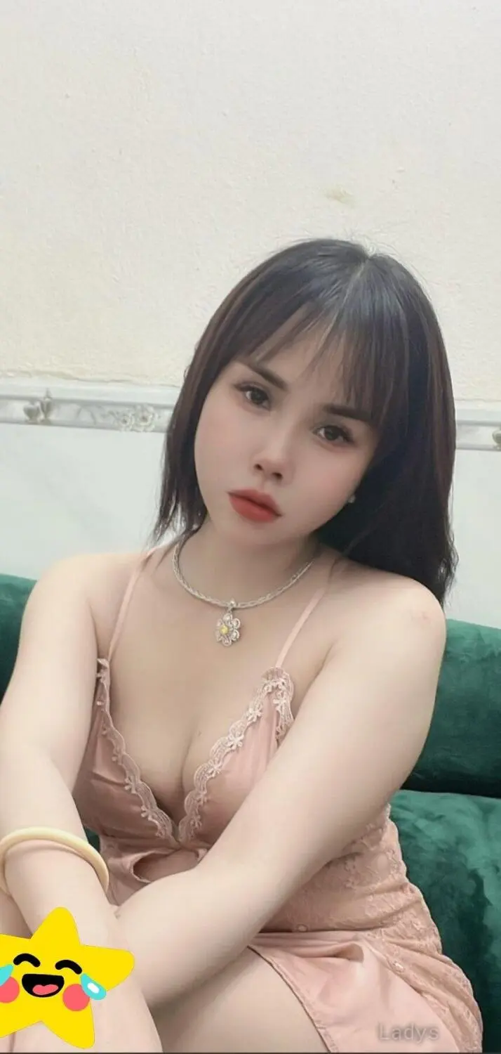 Anna (22) – Call Girl & Independent Escort Service in Sadah - Gallery Photo 4
