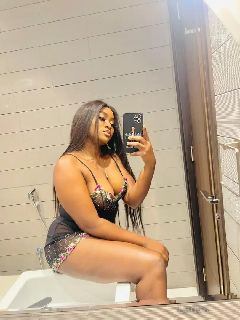Chanelle (24) – Call Girl & Independent Escort Service in Salé - Gallery Photo 3