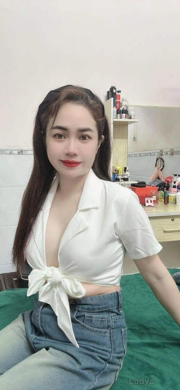 Giselle (23) – Call Girl & Independent Escort Service in Şalālah - Gallery Photo 3