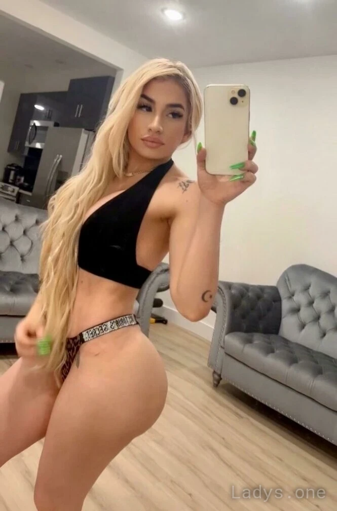 Italia (25) – Call Girl & Independent Escort Service in Salinas - Gallery Photo 5
