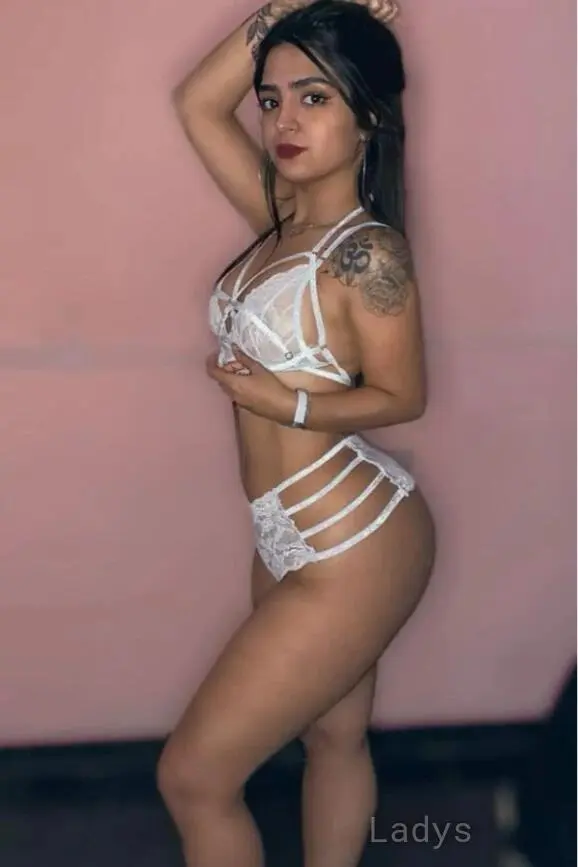 Mara (26) – Call Girl & Independent Escort Service in Saltillo - Gallery Photo 2