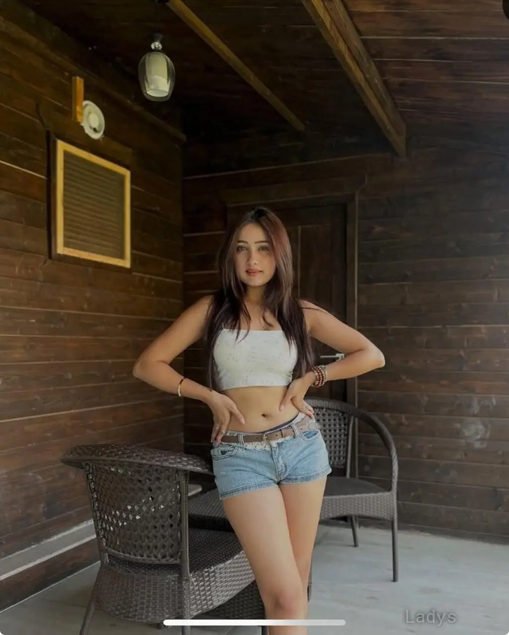 Erina (23) – Call Girl & Independent Escort Service in Samut Prakan - Gallery Photo 3