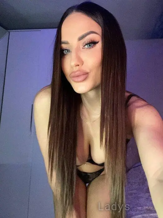 Ayca (22) – Call Girl & Independent Escort Service in Sarandë - Gallery Photo 2