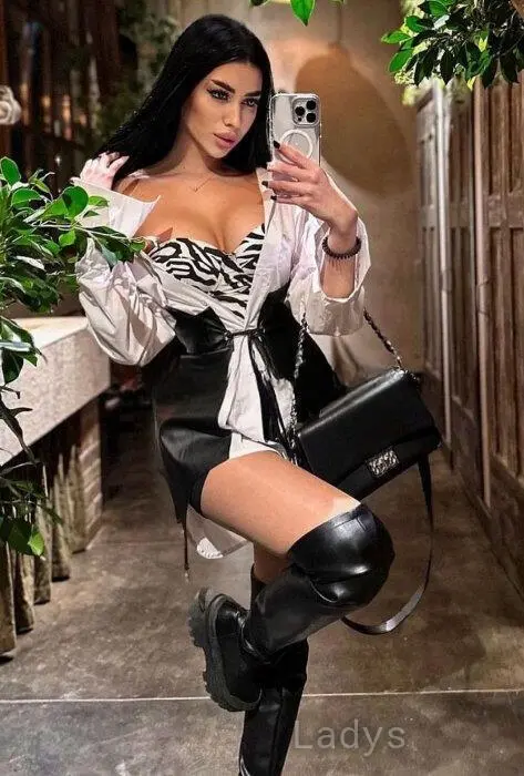 Nazli (24) – Call Girl & Independent Escort Service in Sarandë - Gallery Photo 2