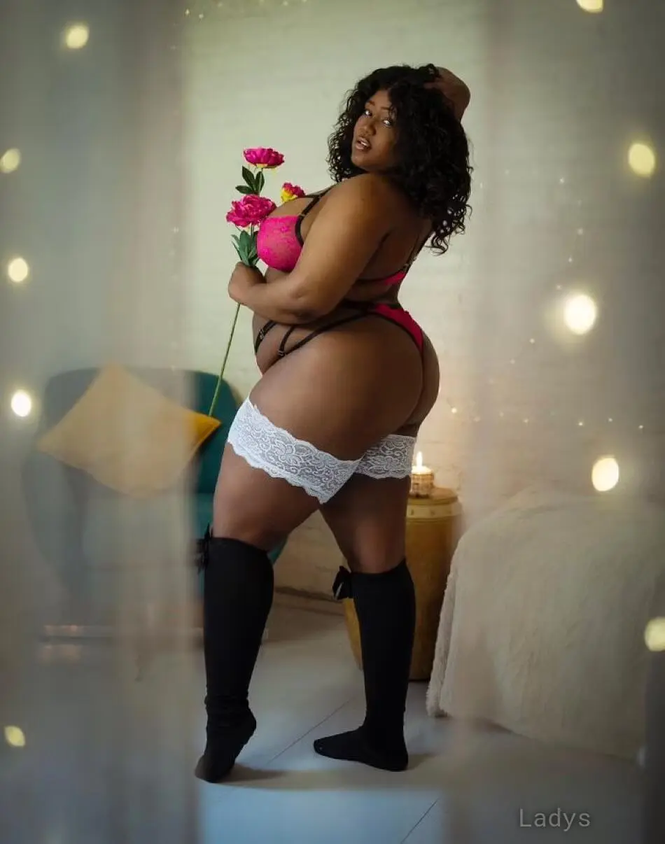 Aicha (31) – Call Girl & Independent Escort Service in Saskatoon - Gallery Photo 3