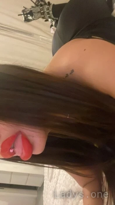 Andra (24) – Call Girl & Independent Escort Service in Satu Mare - Gallery Photo 3