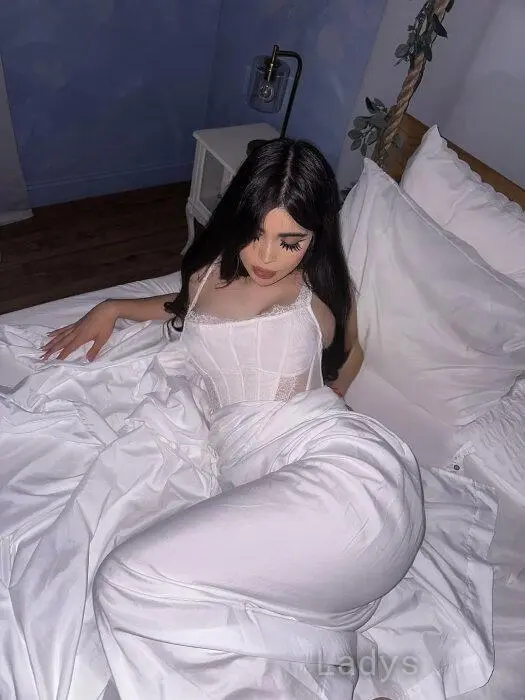 Polly (19) – Call Girl & Independent Escort Service in Savyon - Gallery Photo 4