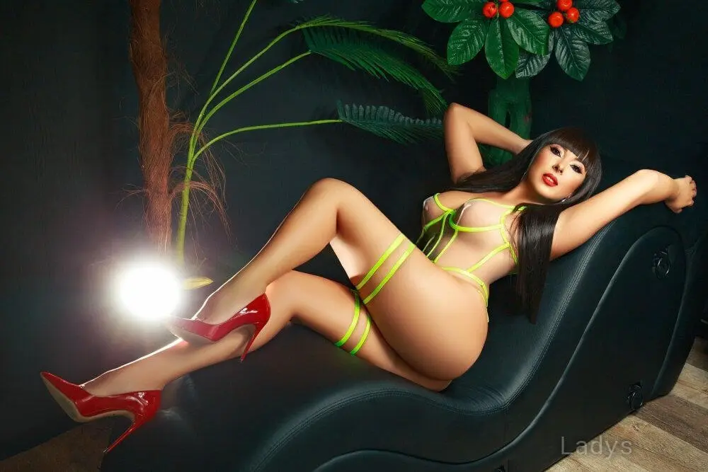 Larya (28) – Call Girl & Independent Escort Service in Schaffhausen - Gallery Photo 3