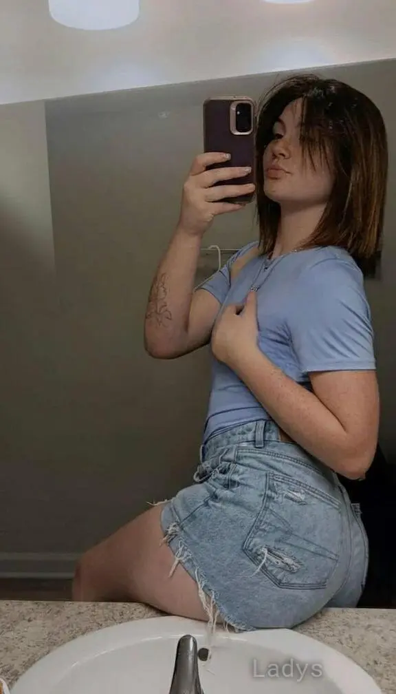 Ashley (20) – Call Girl & Independent Escort Service in Scranton - Gallery Photo 2