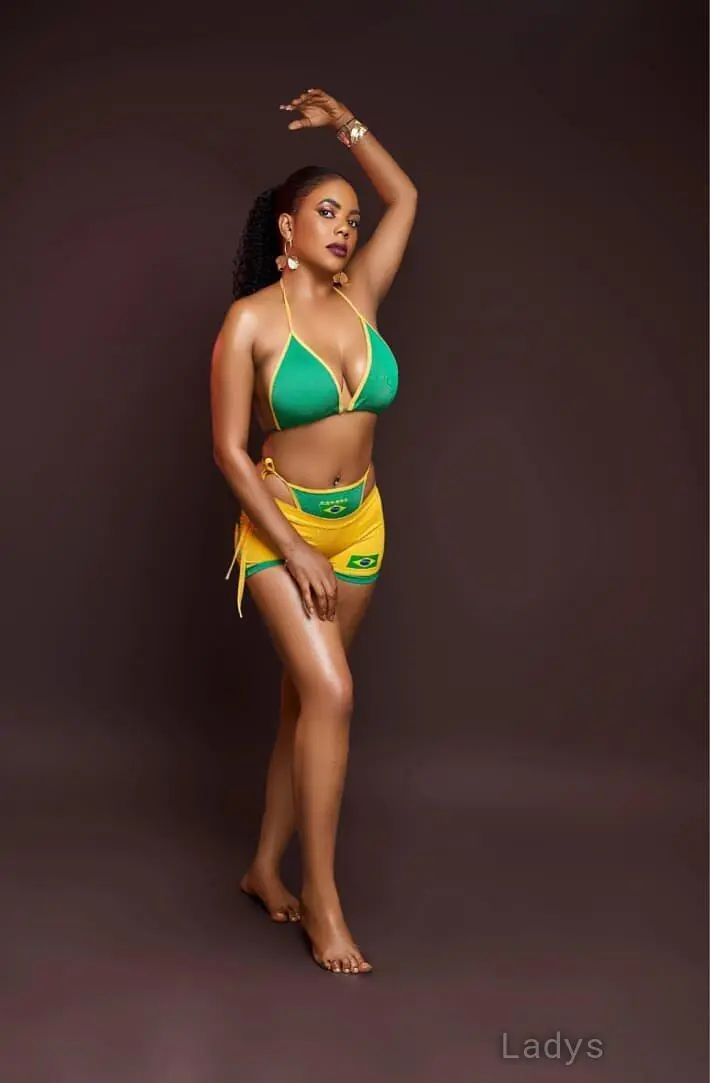 Violet (24) – Call Girl & Independent Escort Service in Shanghai - Gallery Photo 6