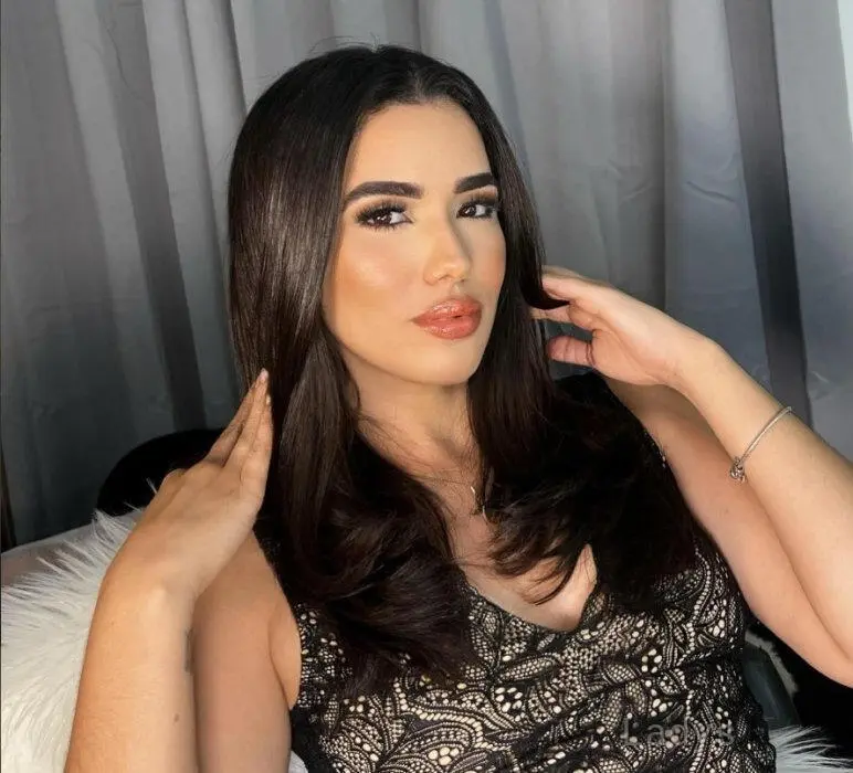 Julia (24) – Call Girl & Independent Escort Service in Sheffield - Gallery Photo 4
