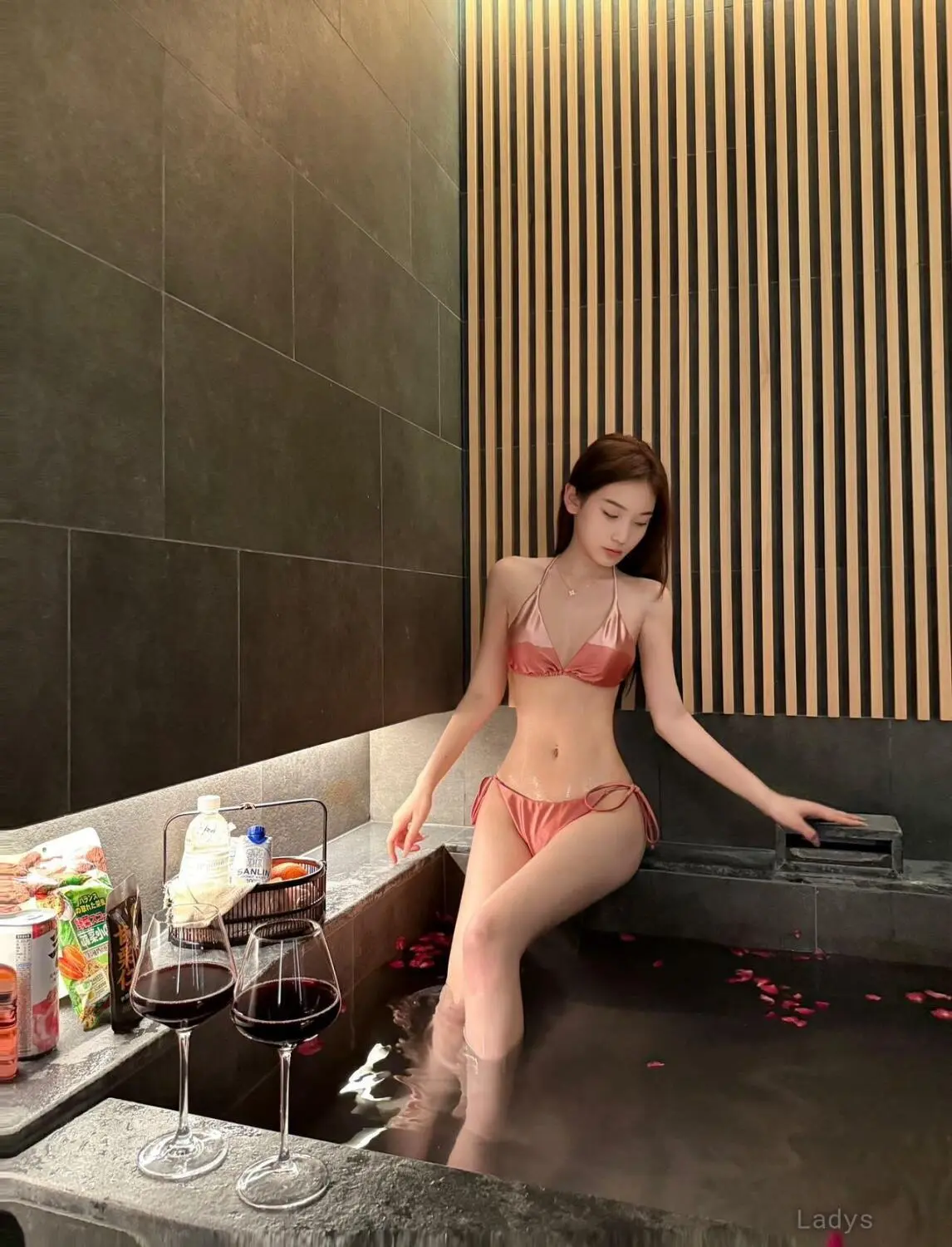 Amara (25) – Call Girl & Independent Escort Service in Shenzhen - Gallery Photo 3