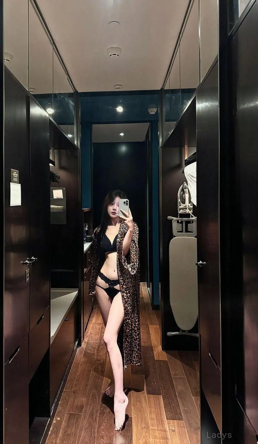 Elara (25) – Call Girl & Independent Escort Service in Shenzhen - Gallery Photo 3