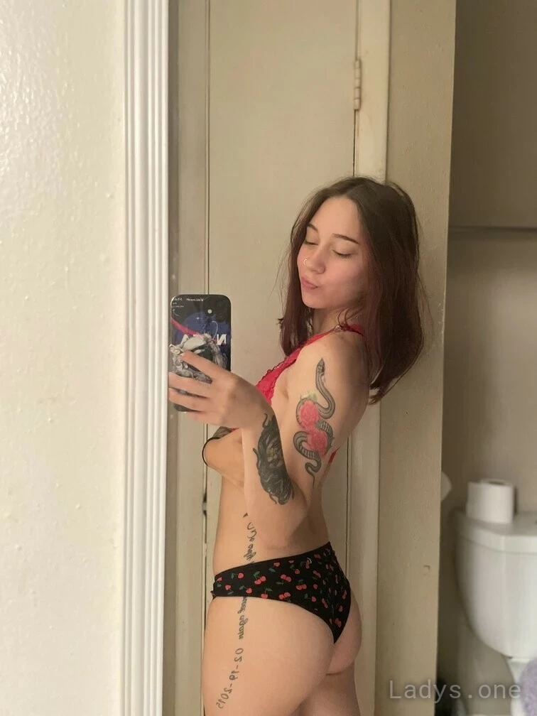 Lola (19) – Call Girl & Independent Escort Service in Silver Spring - Gallery Photo 4