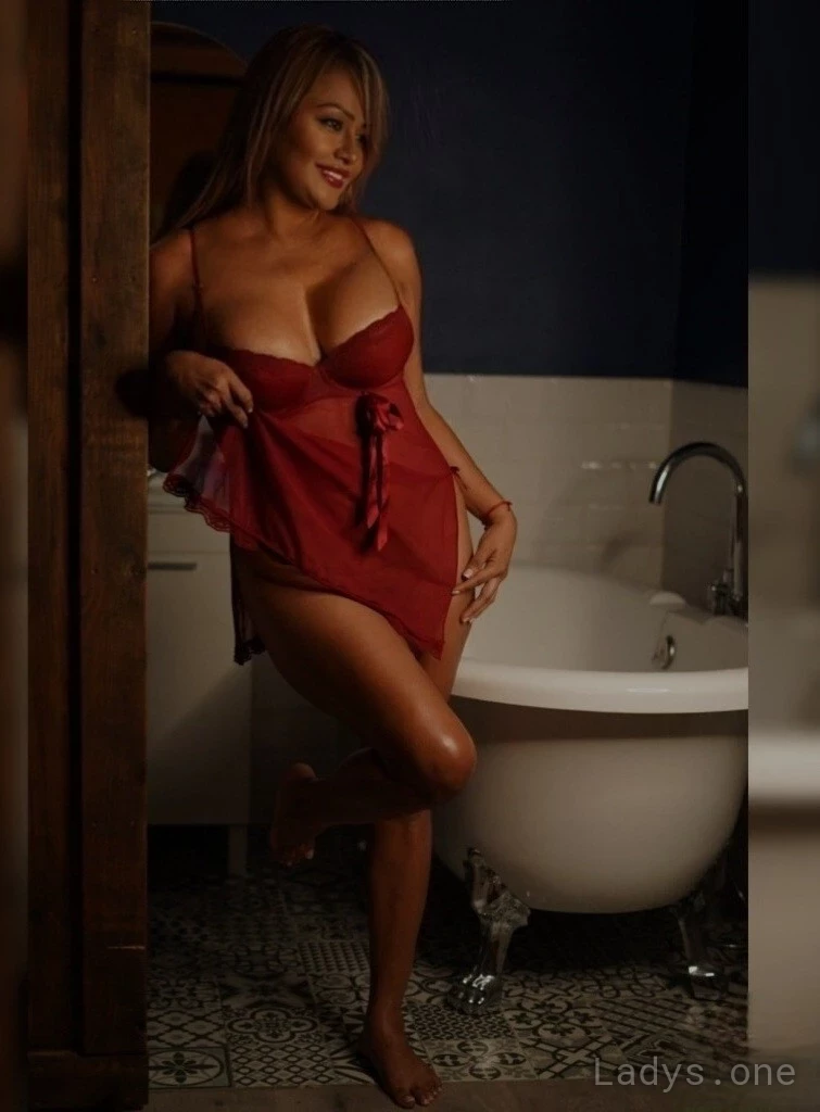 Danna (38) – Call Girl & Independent Escort Service in Sliema - Gallery Photo 5