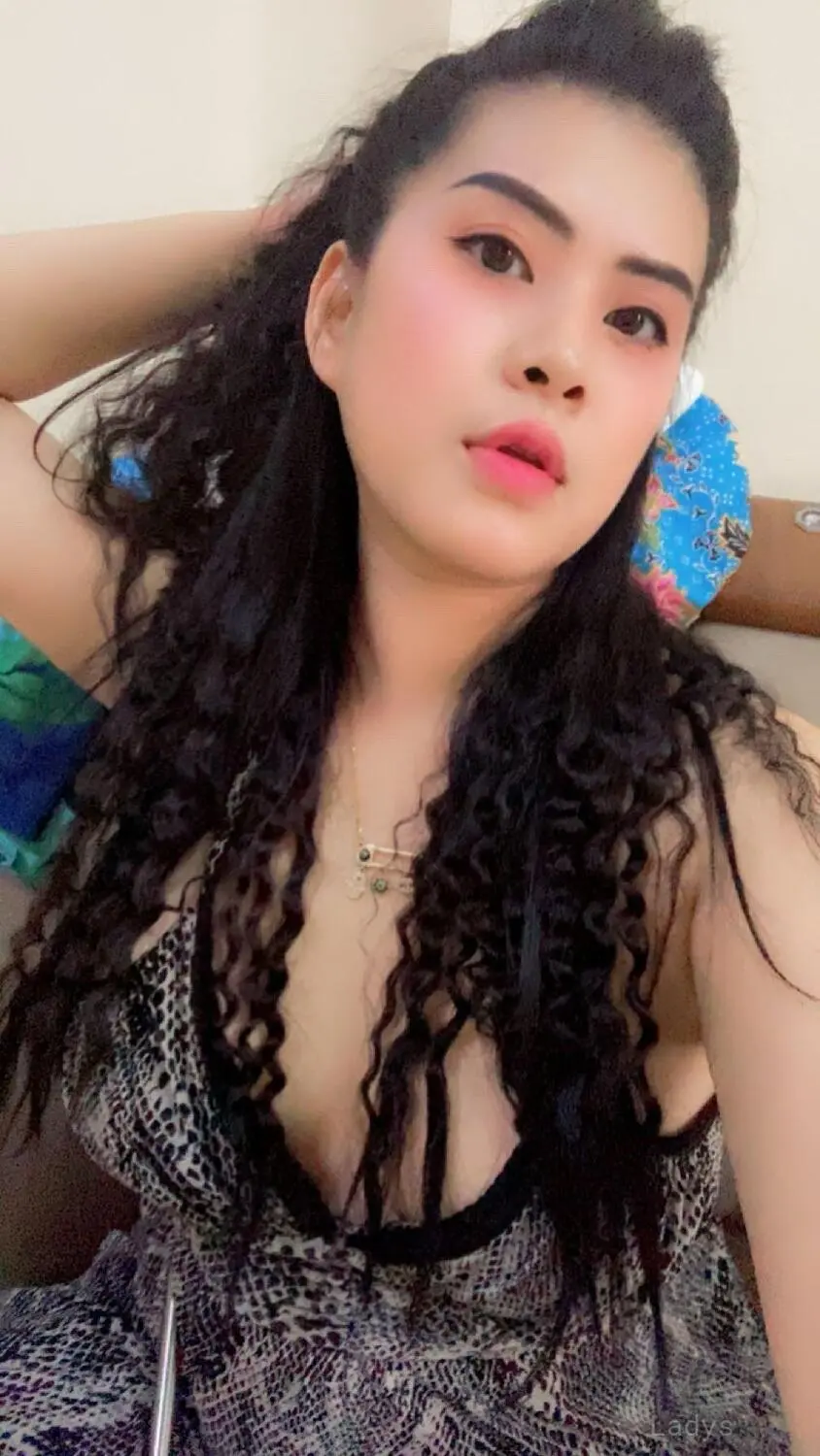 Emily (26) – Call Girl & Independent Escort Service in Sohar - Gallery Photo 5