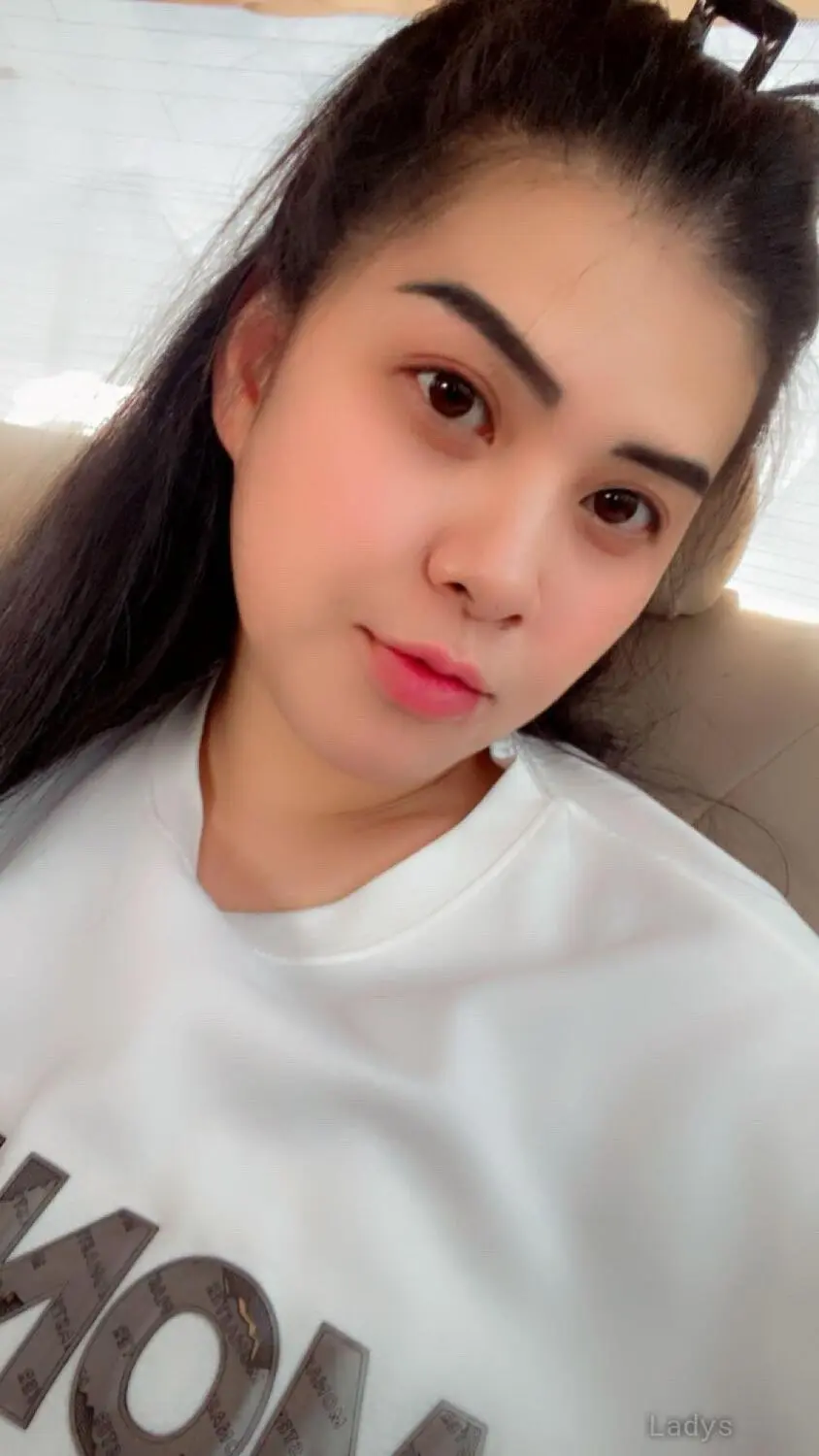 Emily (26) – Call Girl & Independent Escort Service in Sohar - Gallery Photo 2