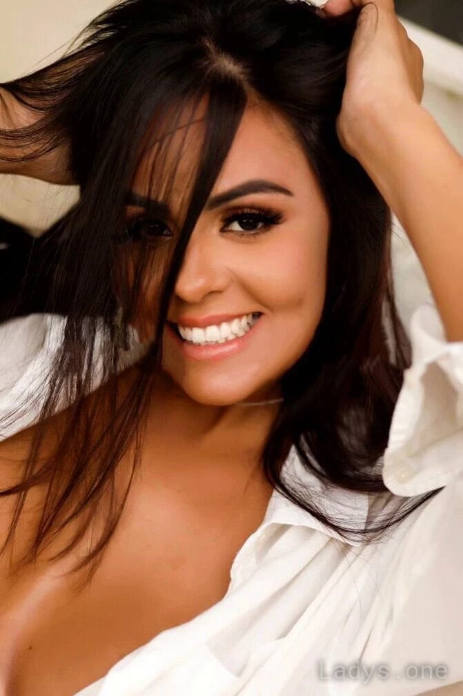 Alice (21) – Call Girl & Independent Escort Service in London - Gallery Photo 2
