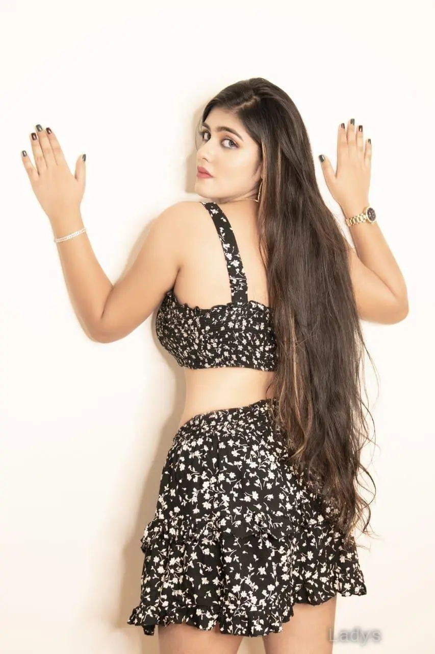 Shrija (21) – Call Girl & Independent Escort Service in Solapur - Gallery Photo 4