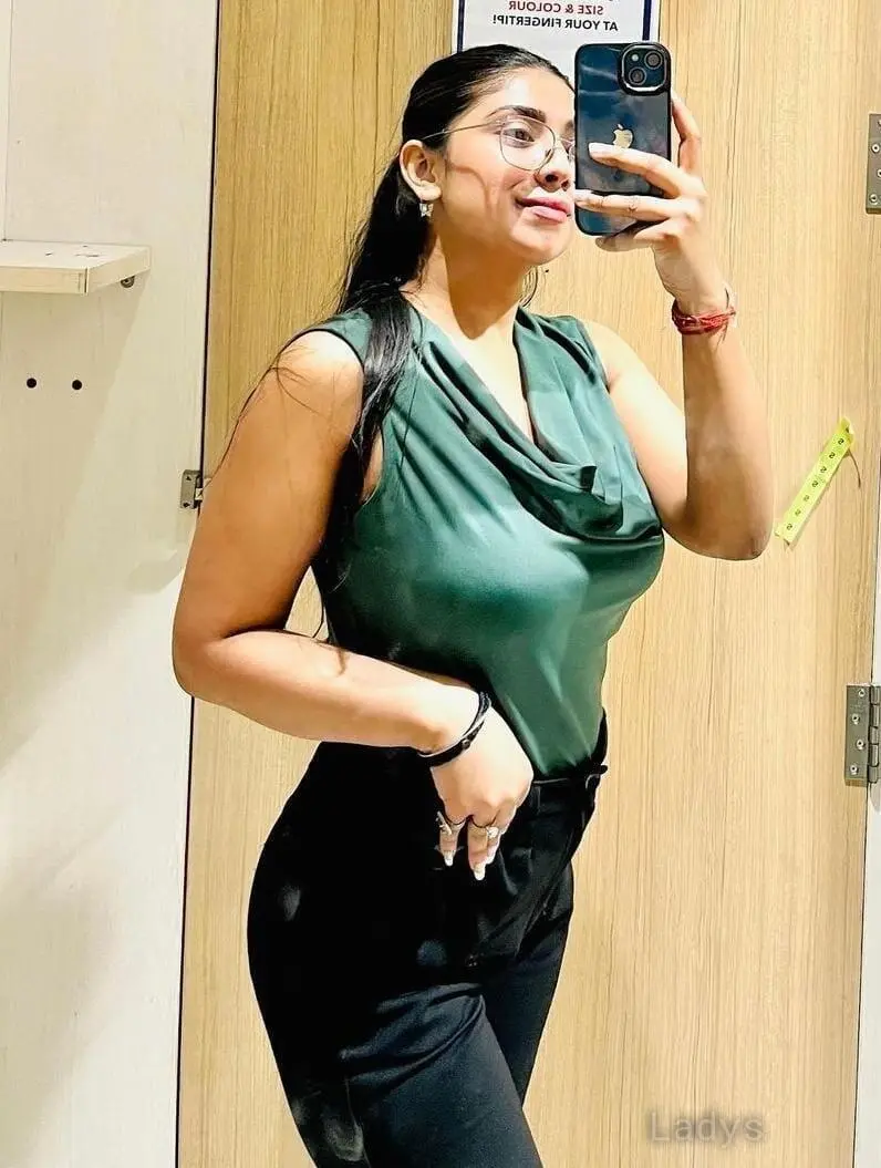 Varsha (20) – Call Girl & Independent Escort Service in Solapur - Gallery Photo 2
