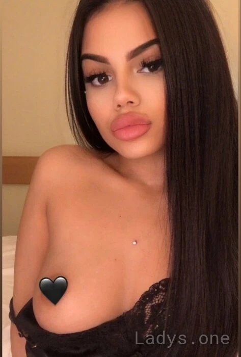 Nati (21) – Call Girl & Independent Escort Service in Sopron - Gallery Photo 3