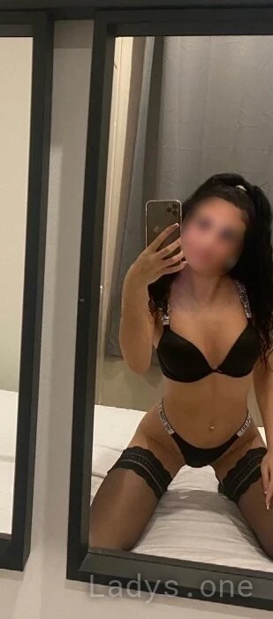 Carmen (19) – Call Girl & Independent Escort Service in Sopron - Gallery Photo 5