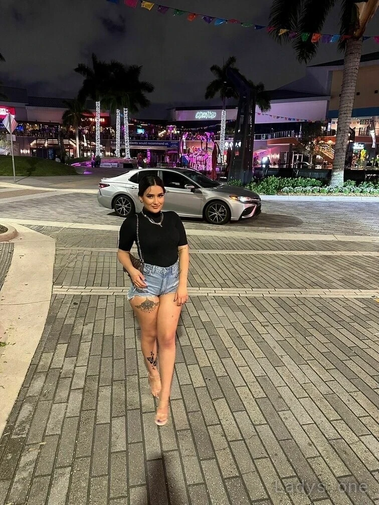 Luna (23) – Call Girl & Independent Escort Service in Space Coast - Gallery Photo 3