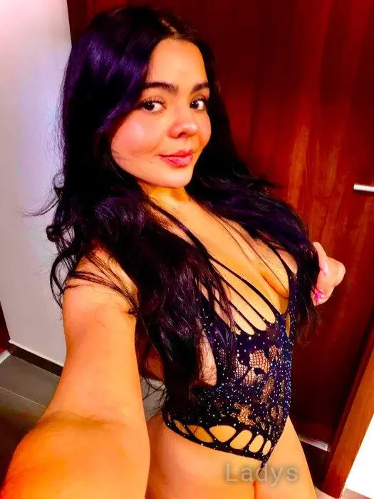 Mia (21) – Call Girl & Independent Escort Service in Split - Gallery Photo 5