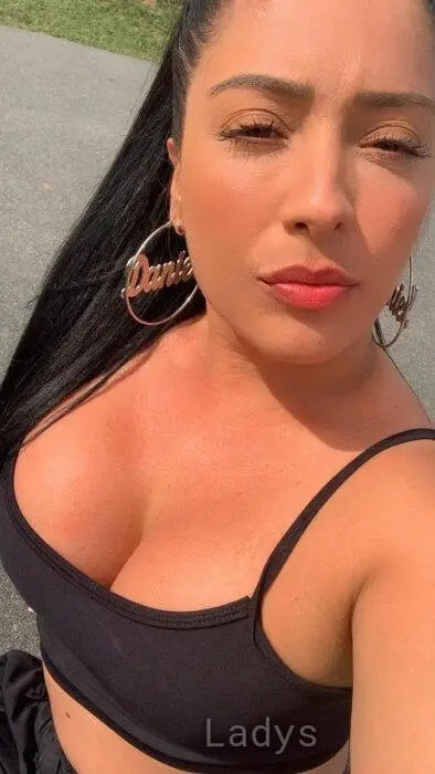 Polly (30) – Call Girl & Independent Escort Service in Split - Gallery Photo 4