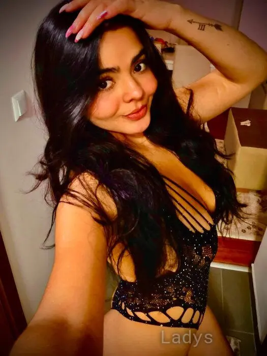 Mia (21) – Call Girl & Independent Escort Service in Split - Gallery Photo 2