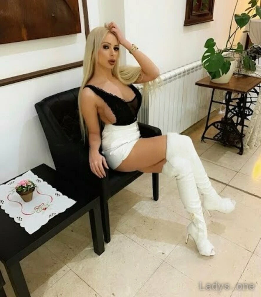 Gabbi (28) – Call Girl & Independent Escort Service in Spokane - Gallery Photo 4