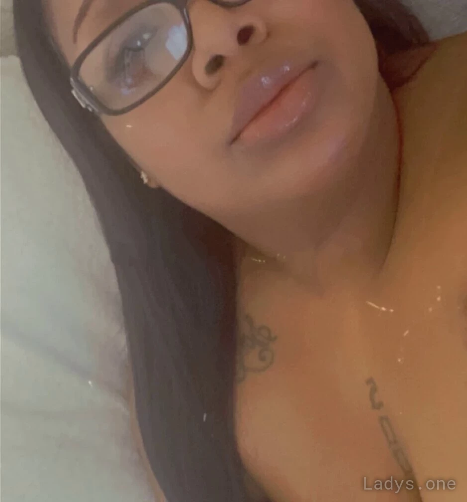 Kuhnie (25) – Call Girl & Independent Escort Service in Spring Valley - Gallery Photo 3