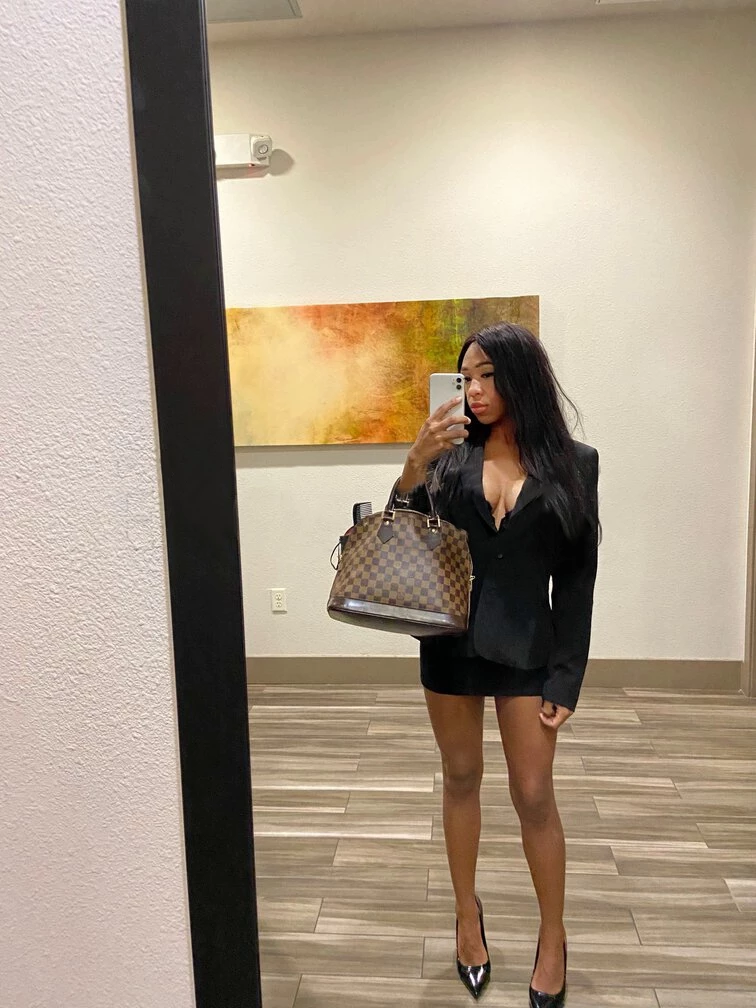 One (23) – Call Girl & Independent Escort Service in Spring Valley - Gallery Photo 3