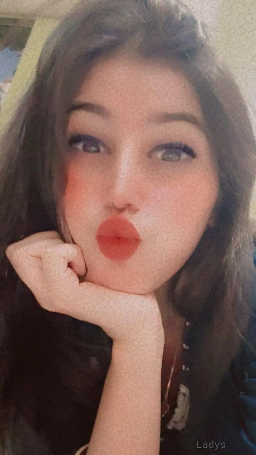Siri (22) – Call Girl & Independent Escort Service in Srinagar - Gallery Photo 4